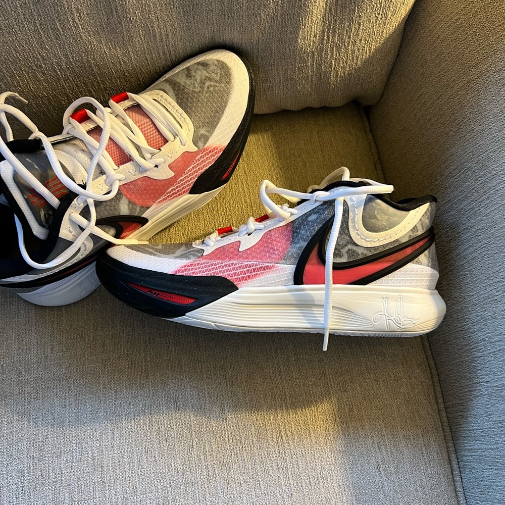 Kyrie White Nike men’s shoe